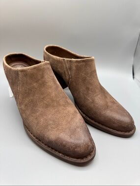 Born Starr Women’s Distressed Taupe Suede Slip-On mule, size 9
